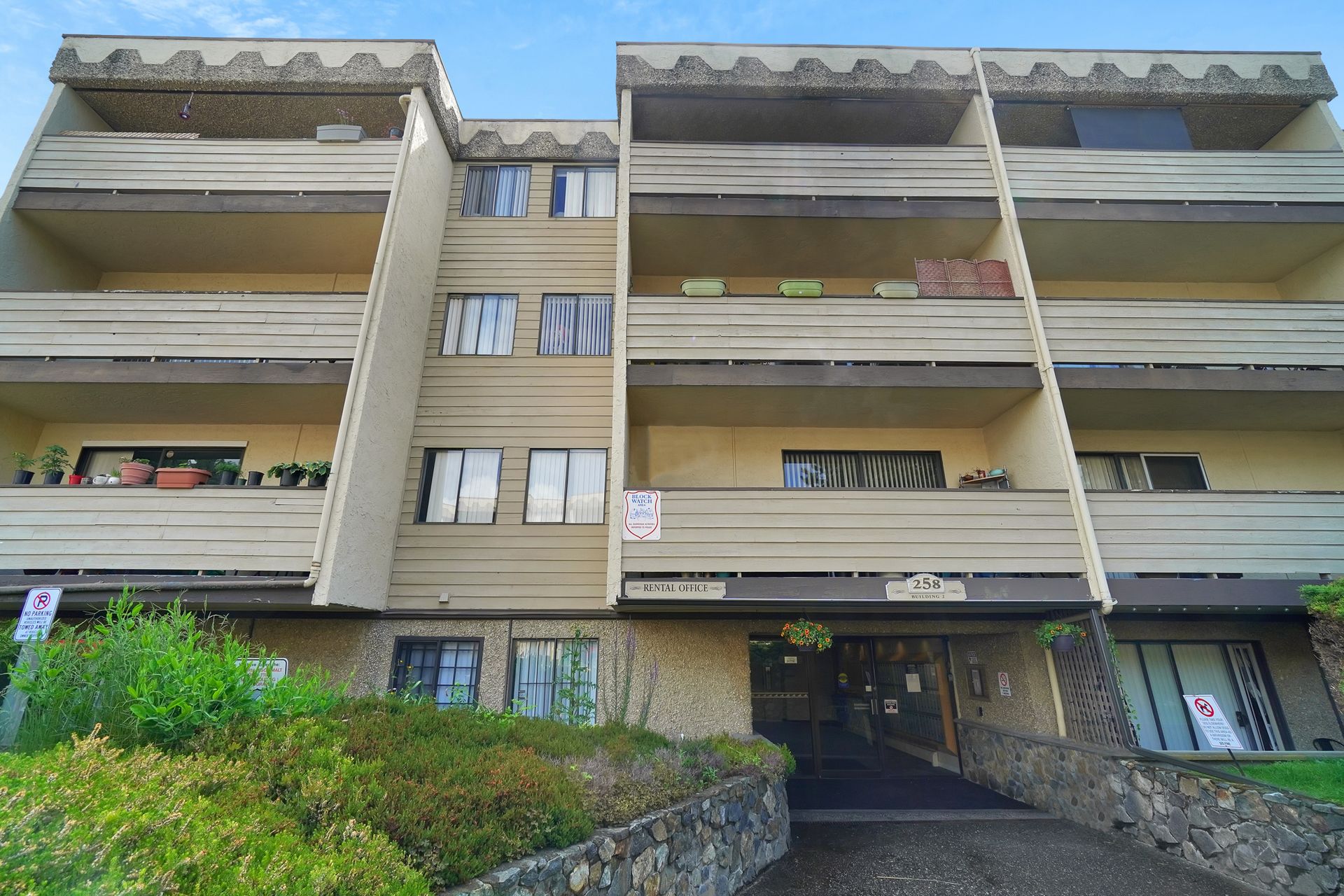 Suite Gallery View Road East Units and Building Photos