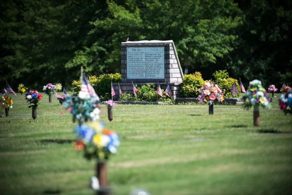 Ground Burial Roselawn Memorial Gardens
