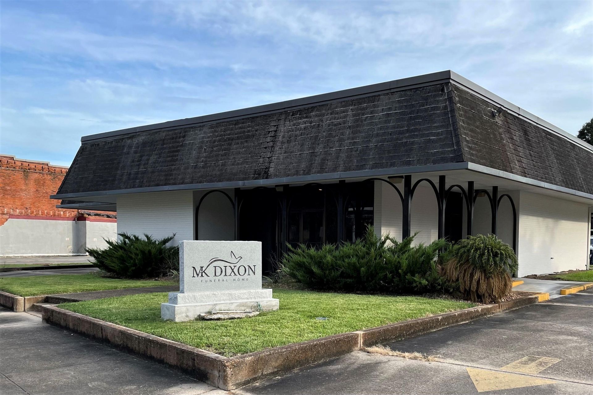MK Dixon Funeral Home Baldwin, LA