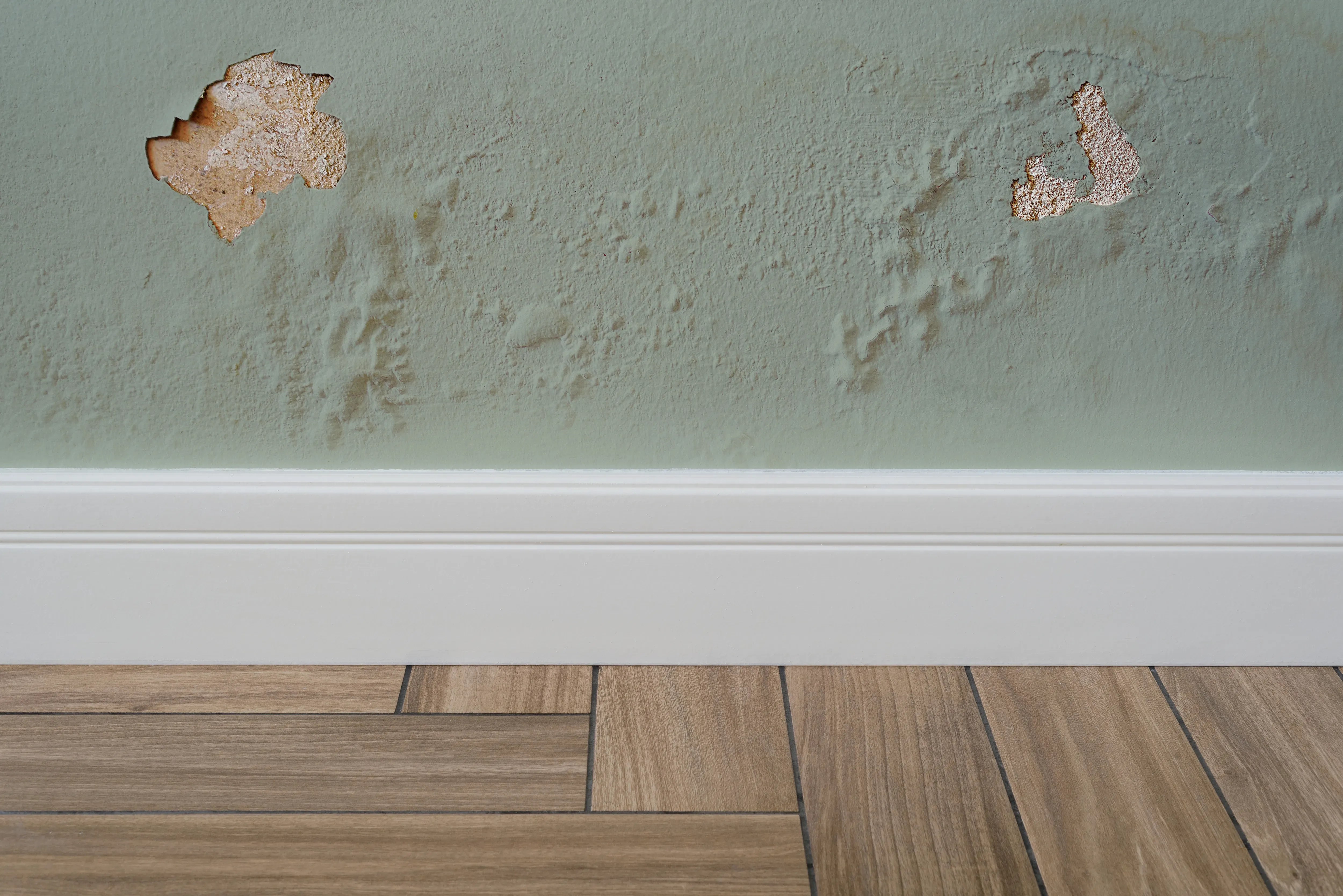 How to Dry Drywall After a Leak