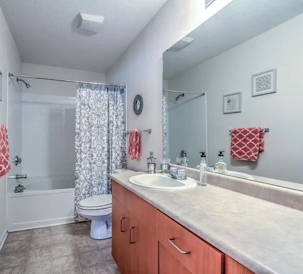 The Shores at Elders Pond