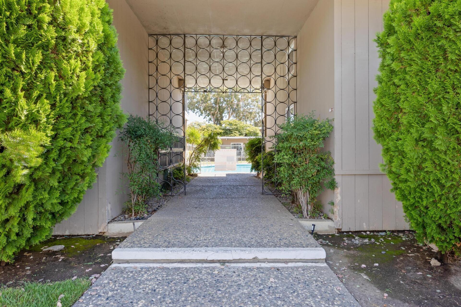 University House Apartments Simmons Real Estate Davis, CA