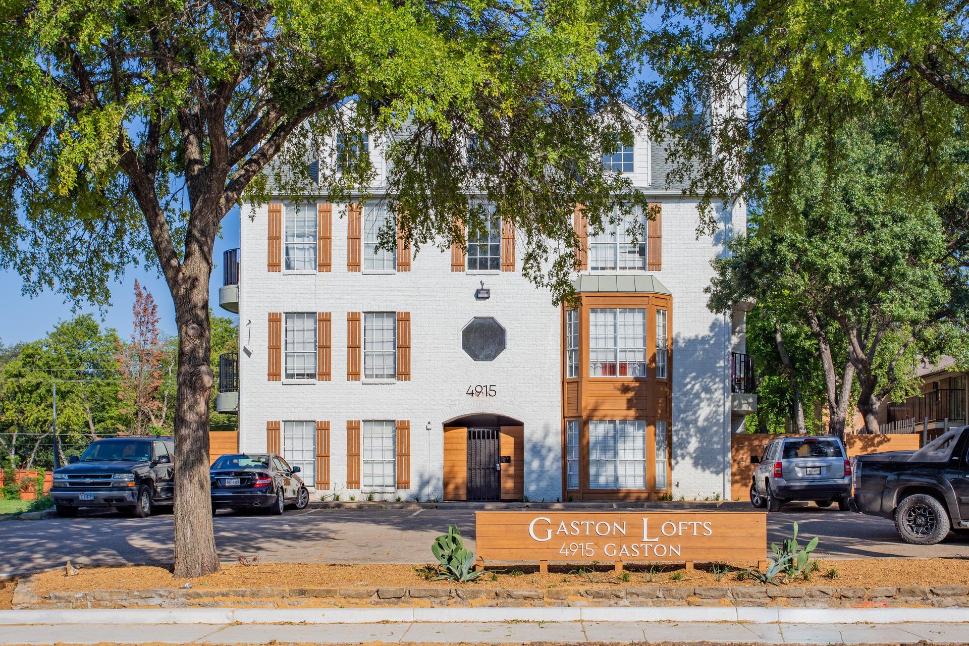 CI Management 5425 Gaston (Gaston Flats)