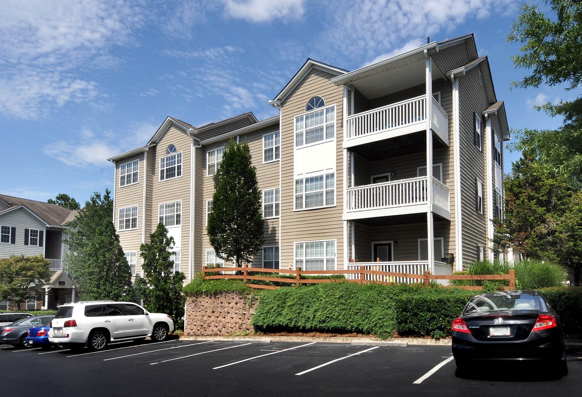 Spacious Apartments in Vinings, GA Willowest in Vinings