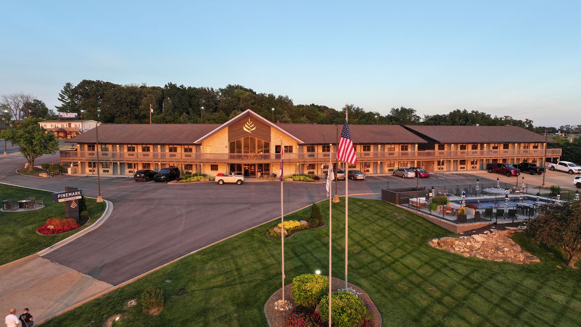 Attractions Pinemark Inn St. Clair, Missouri