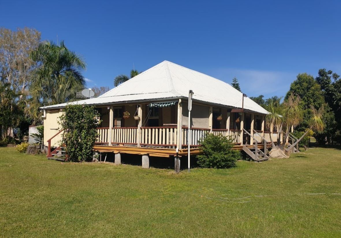 Gallery Collinsville, QLD Bowen River Hotel