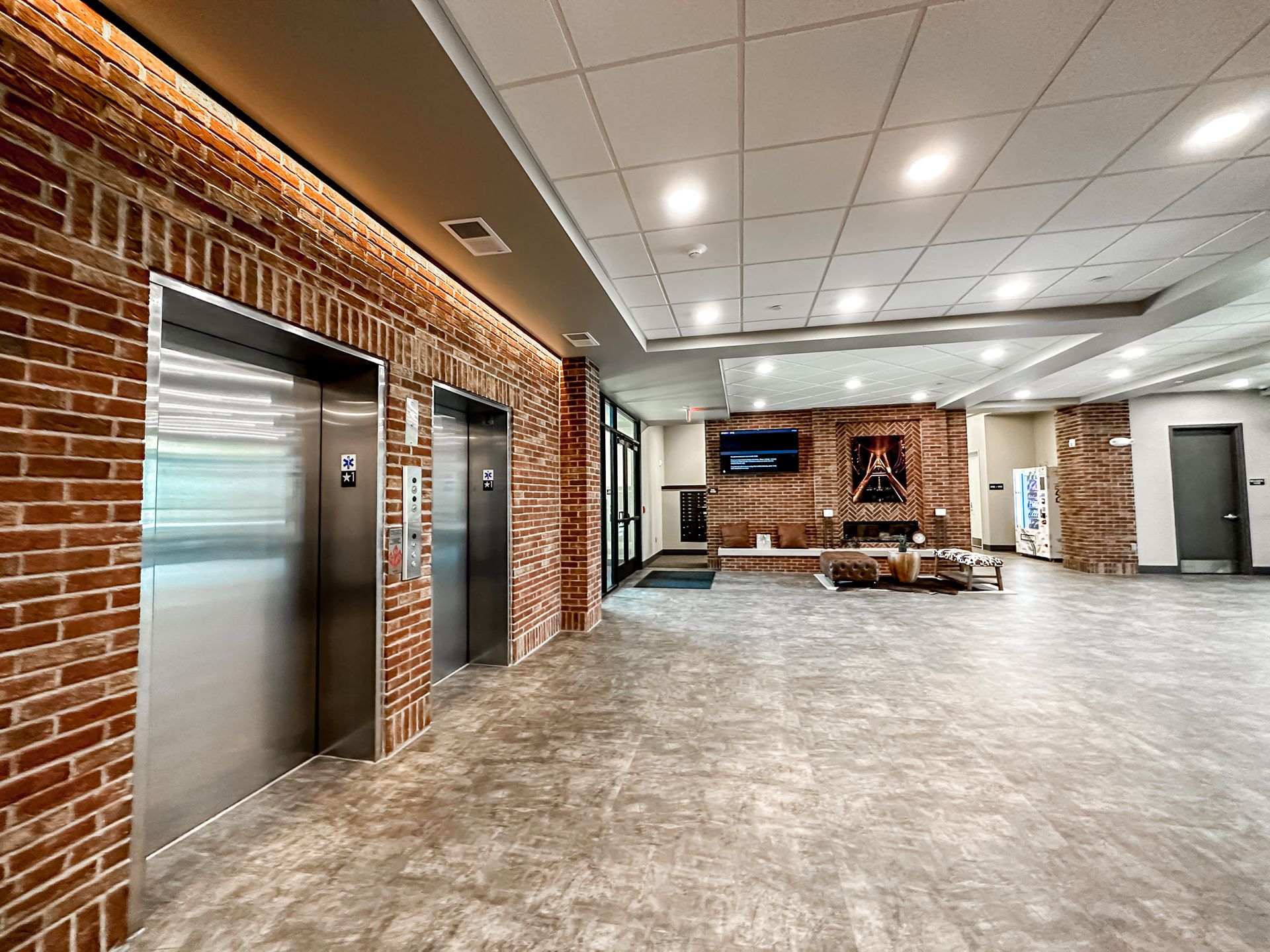 University Hills Apartments in Sioux Falls, SD 5520 W Success Street