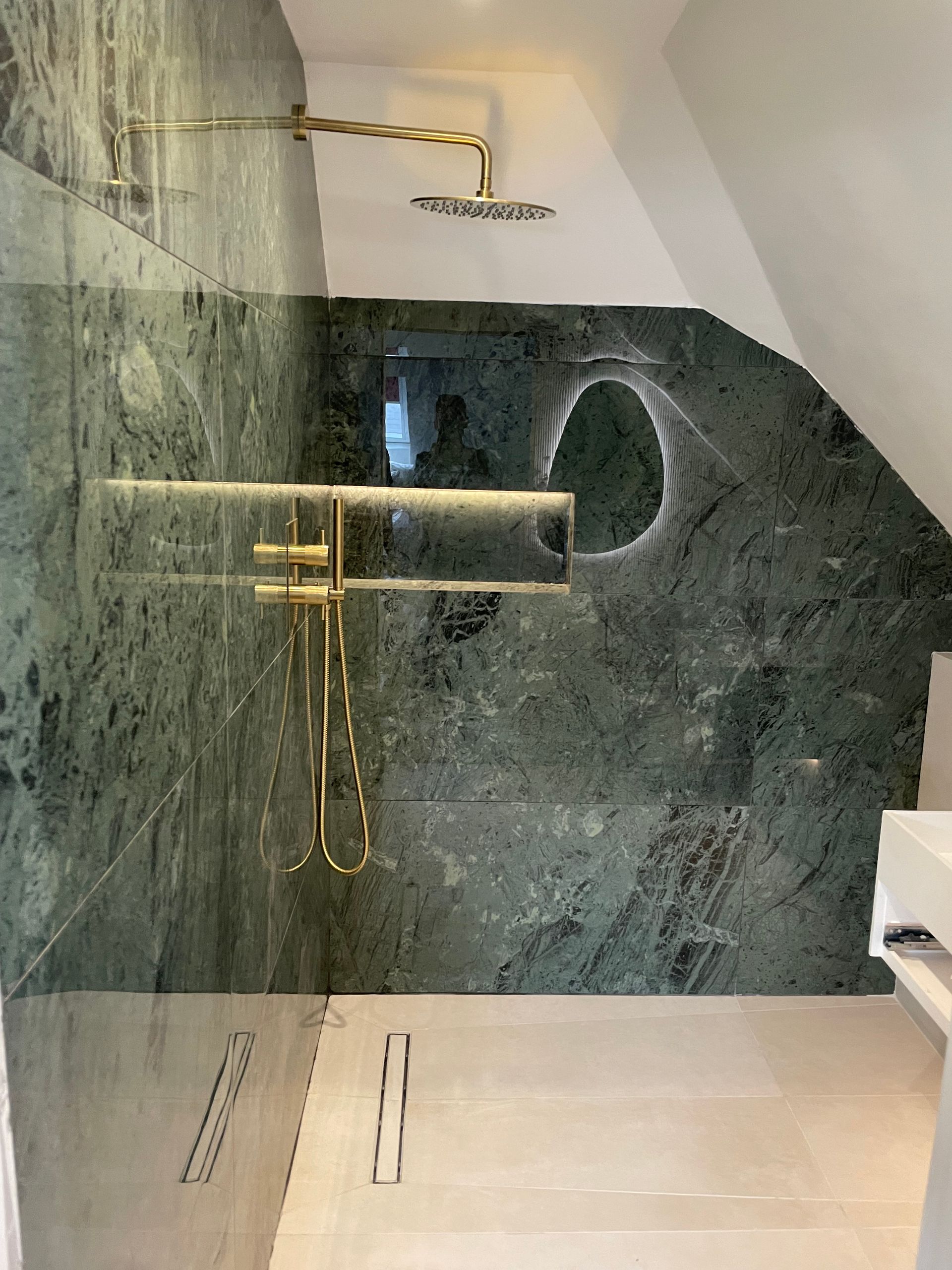 bathroom fitters, installations, plumbing, tiling, walls, floor, tiler