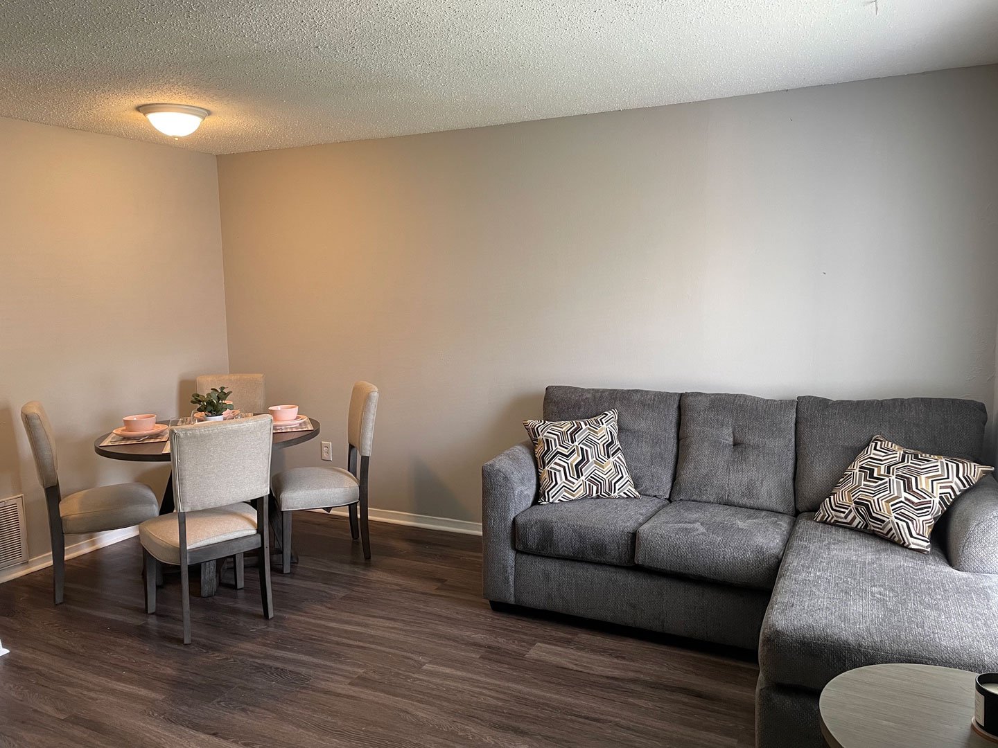 Photo Gallery Jackson Valley Apartments, Jackson, MS