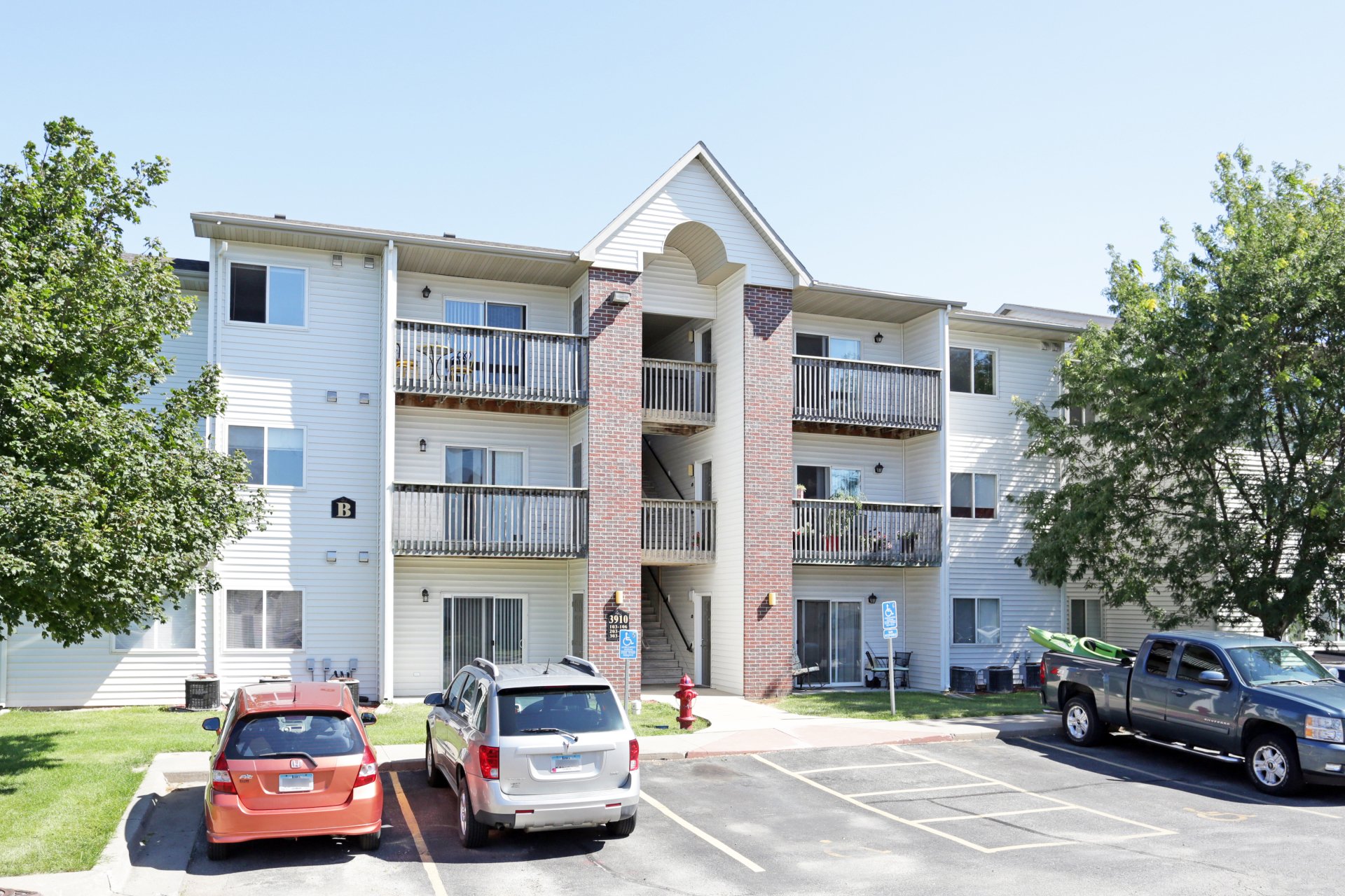 Home Lynnwood Estates Marion, Iowa