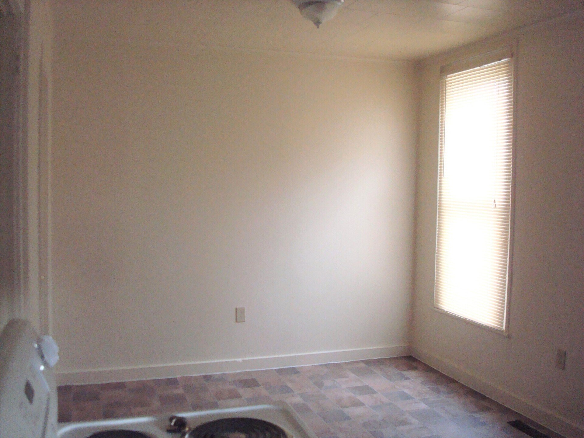 Photos of Coconut Grove Apartments in Bowling Green, OH