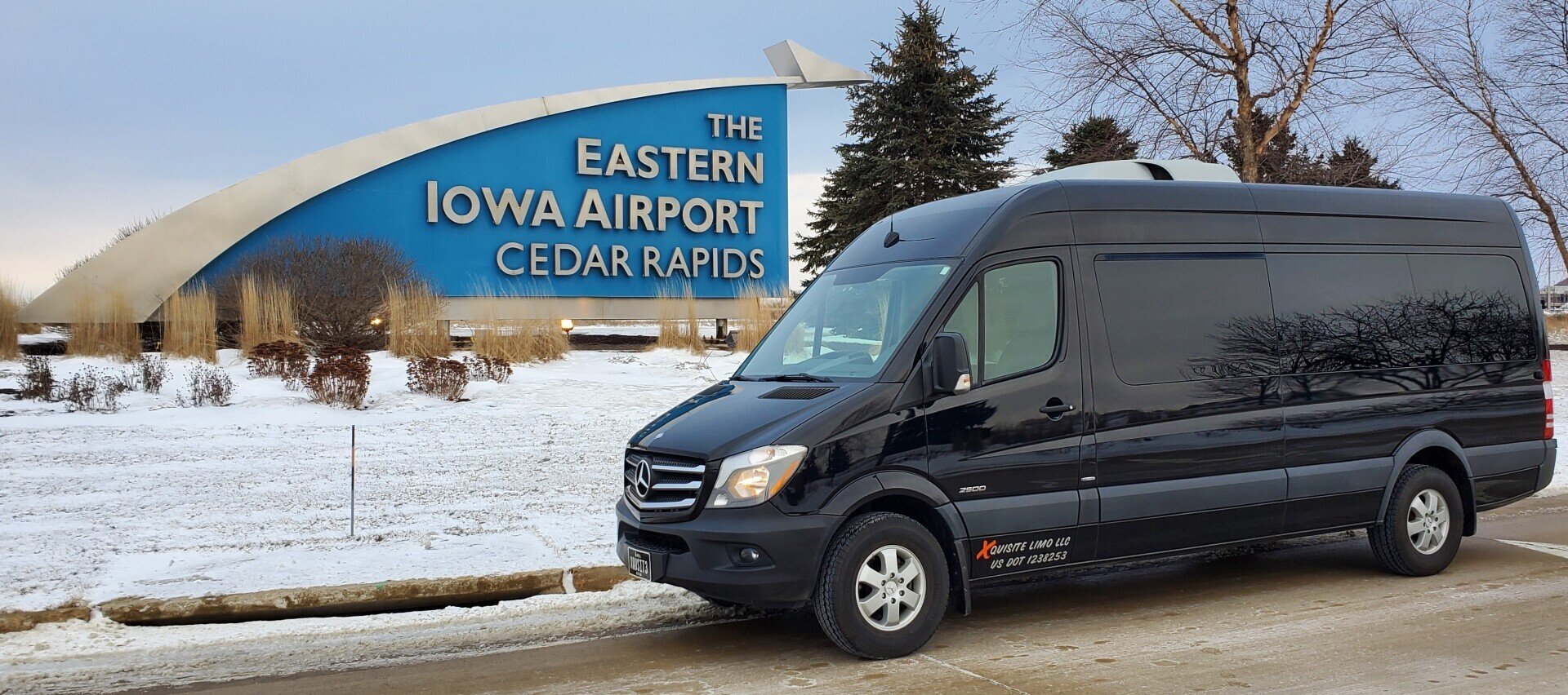Cedar Rapids Airport Limo Service CID Airport Limos