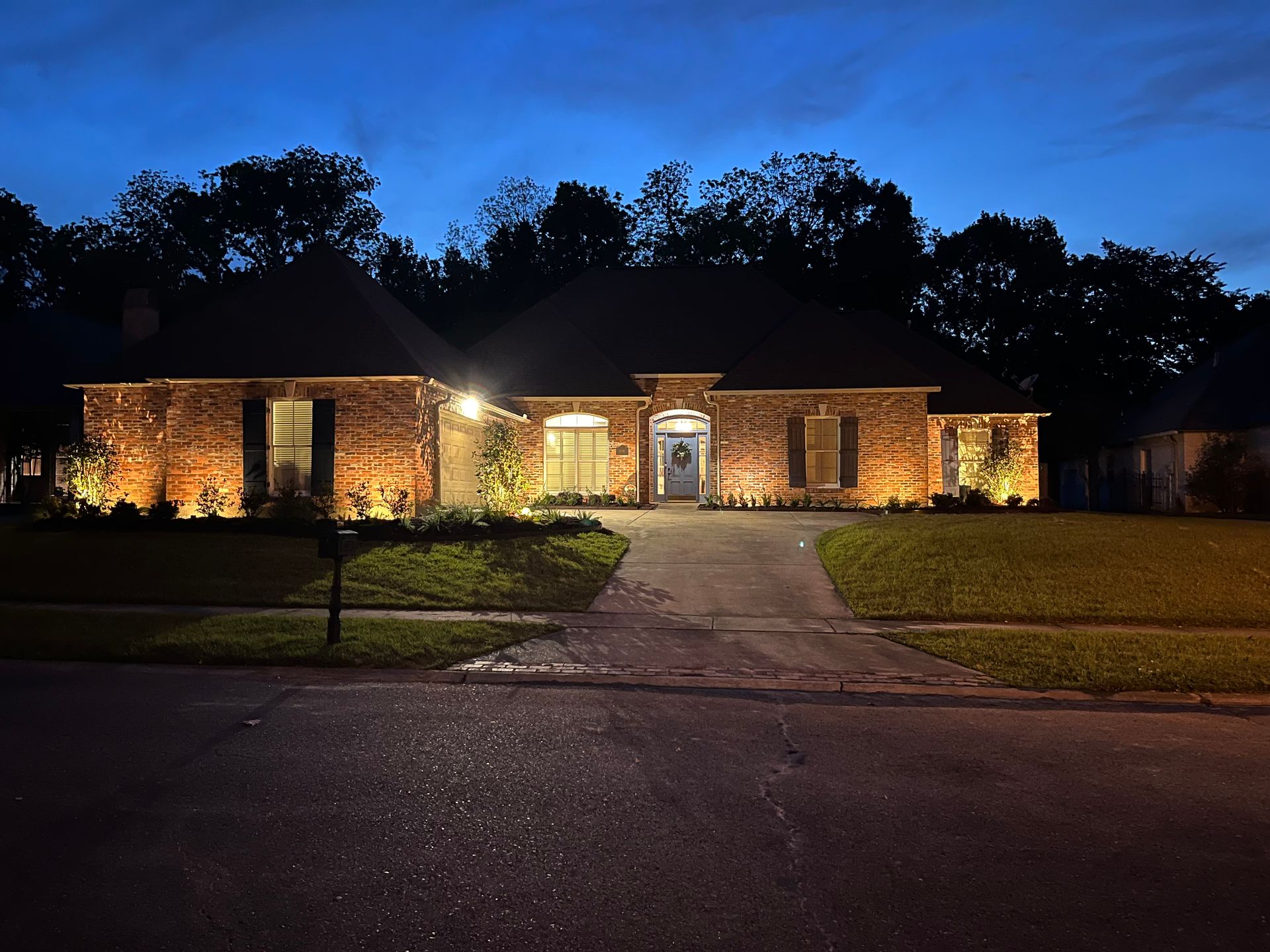 Landscape Lighting Baton Rouge, Prairieville, Gonzales, and St. Amant