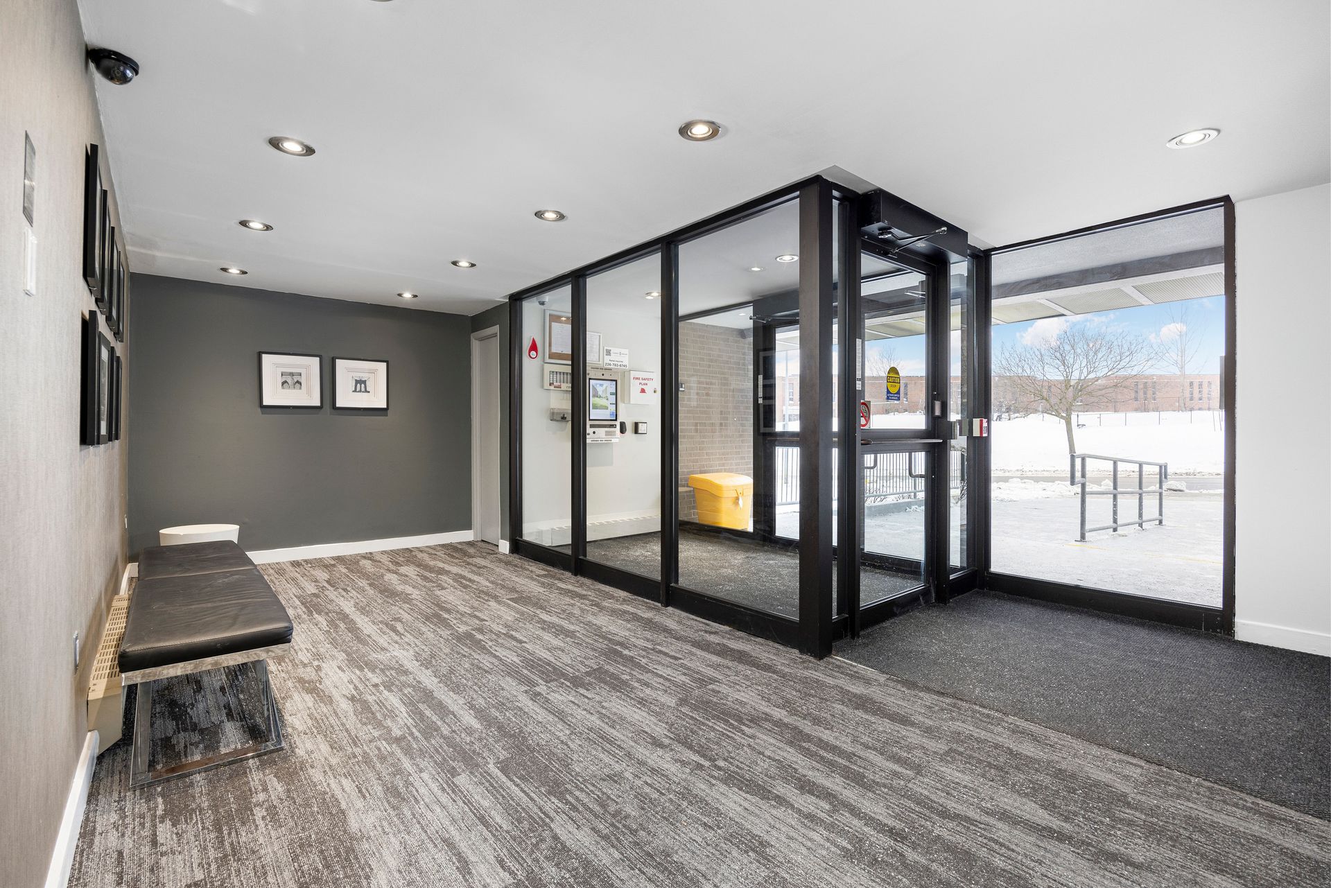 Apartment Gallery 2740 Vanier Drive