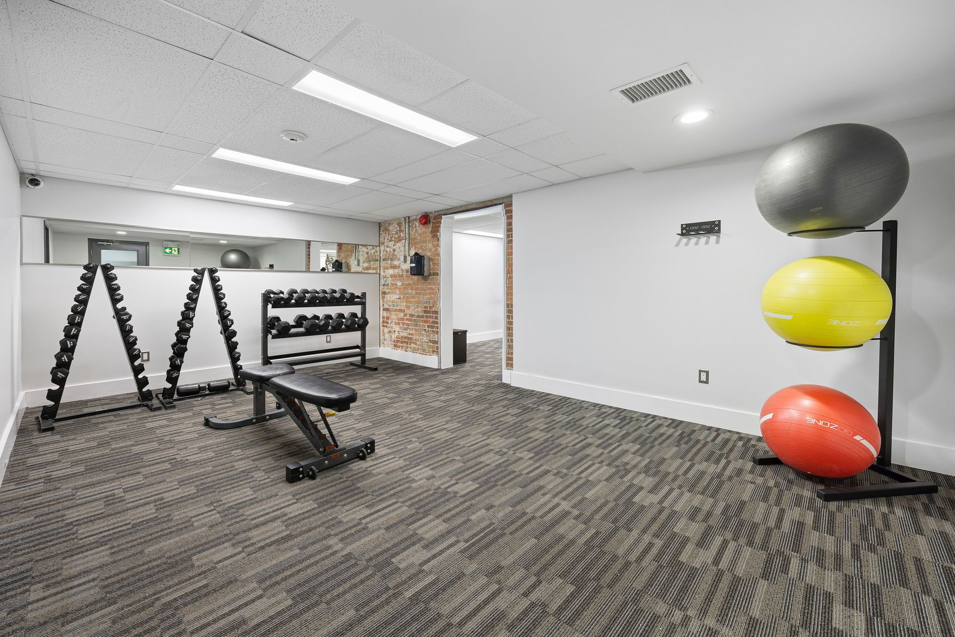 Apartment Gallery 2740 Vanier Drive