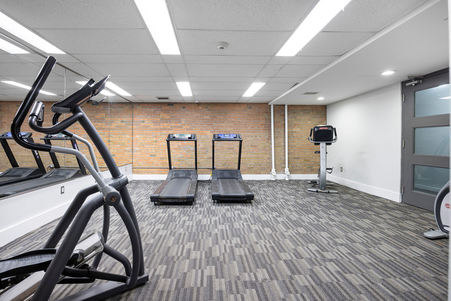 Apartment Gallery 2740 Vanier Drive