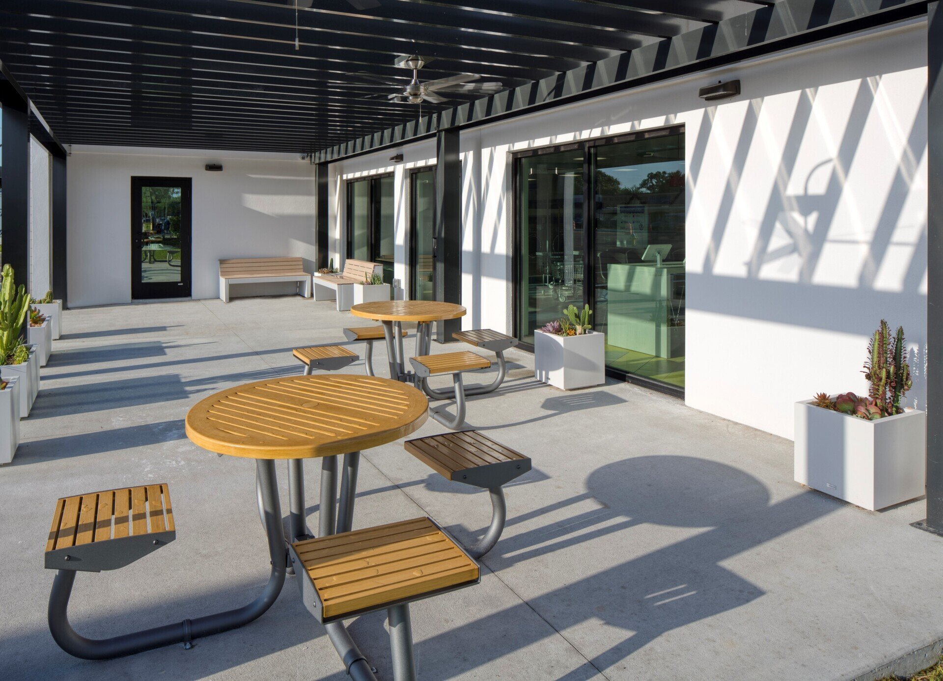 WASH ZONE a Family Friendly Tampa Laundromat