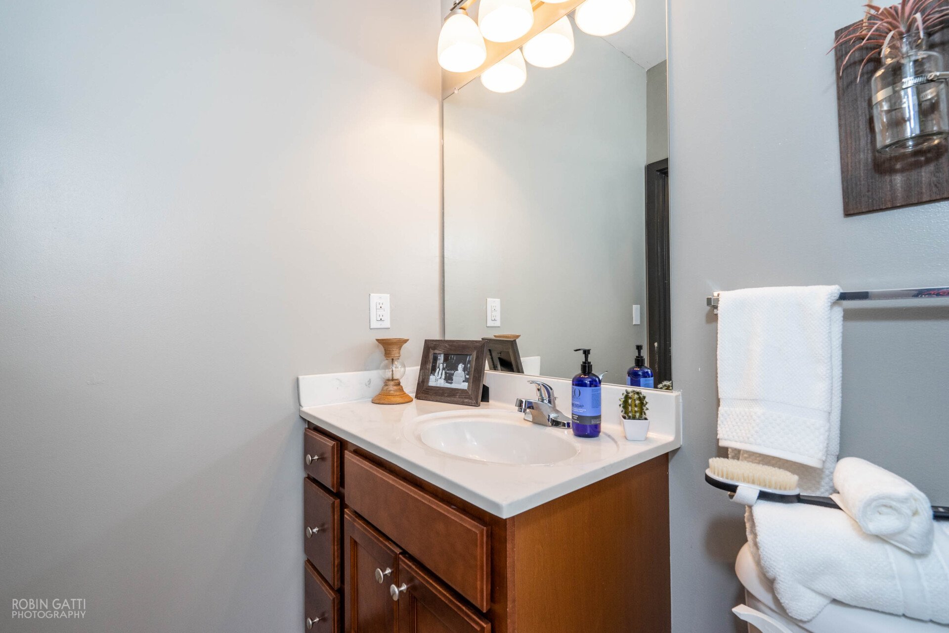 Home Station on McIntosh Apartments