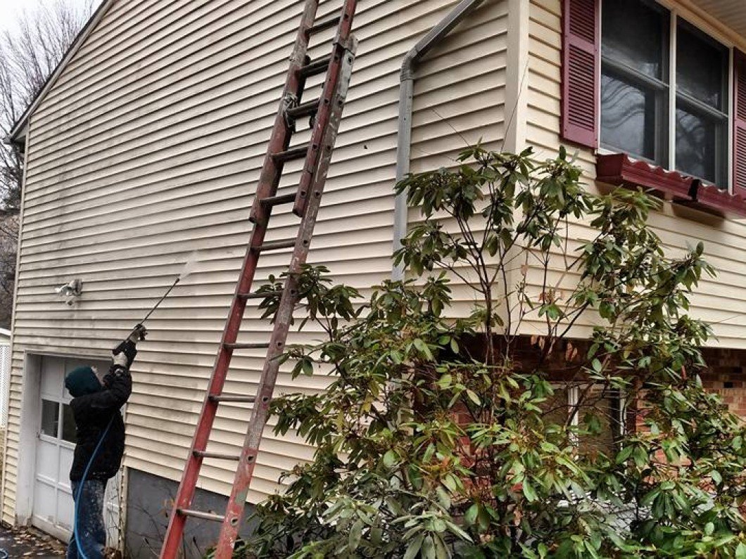 Pressure Washing Endicott, NY Richard J. Woloszyn Painting