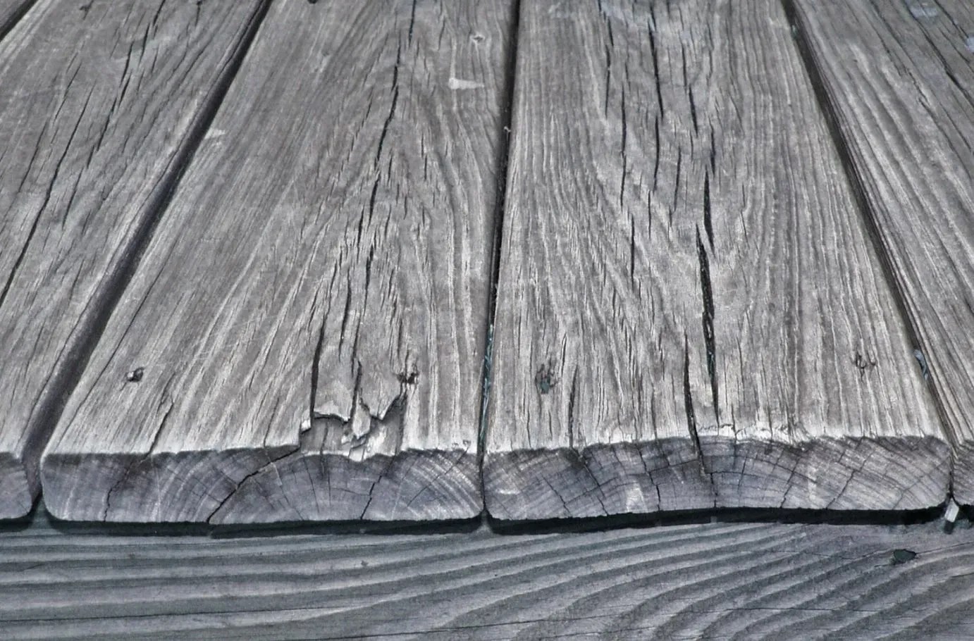 9 Must Knows When Using Wood for Pergolas, Ceilings, and Decks