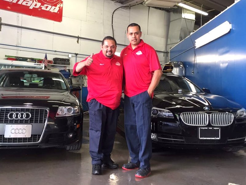 Universal Auto Body & Glass