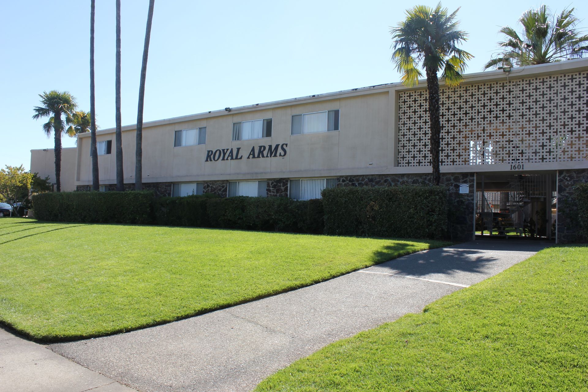 Royal Arms Apartments