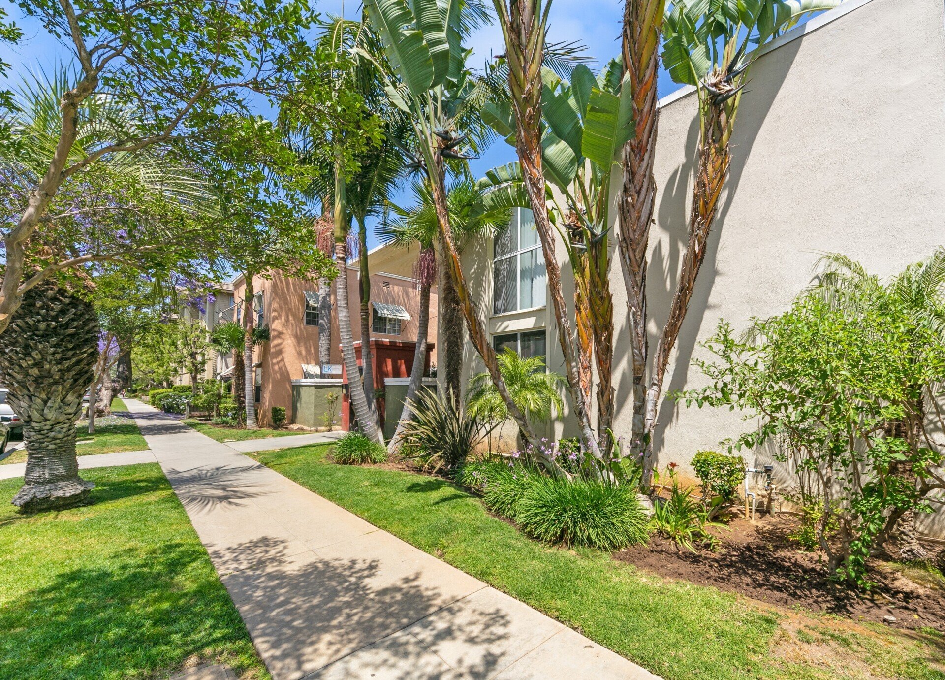 Knolls on Elm Apartments (Long Beach) Fusion Property Management