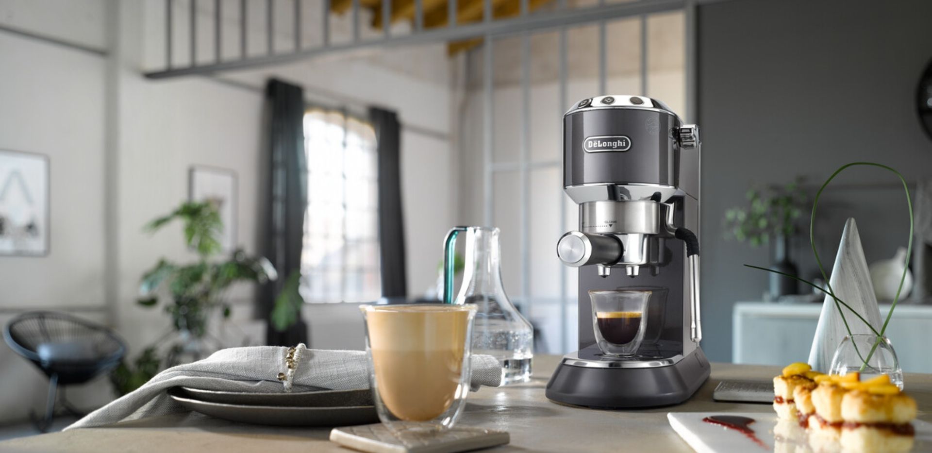 DeLonghi Dedica Arte Manual Coffee Machine EC885