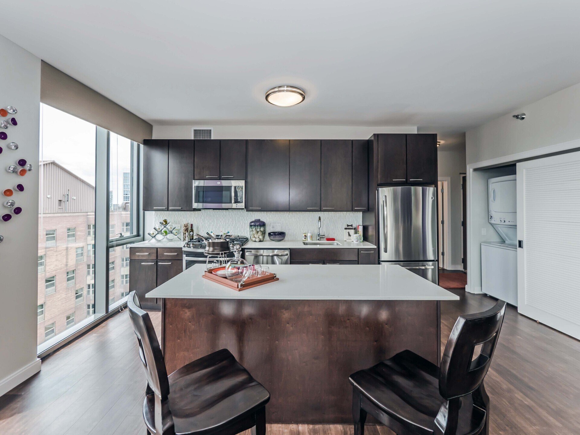 Gallery State & Chestnut Gold Coast Chicago Apts