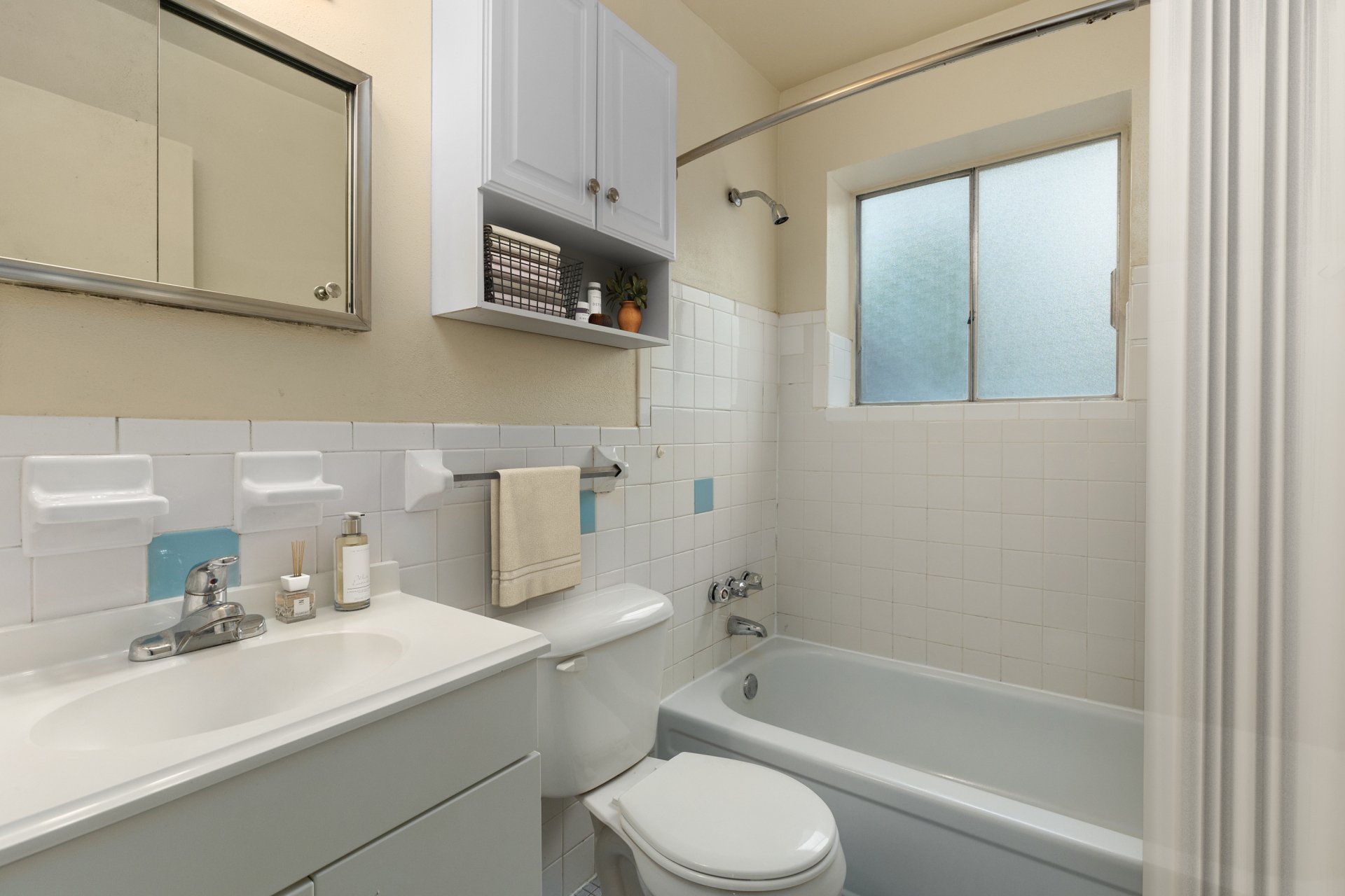 Leslie Apartments Ballwin, MO