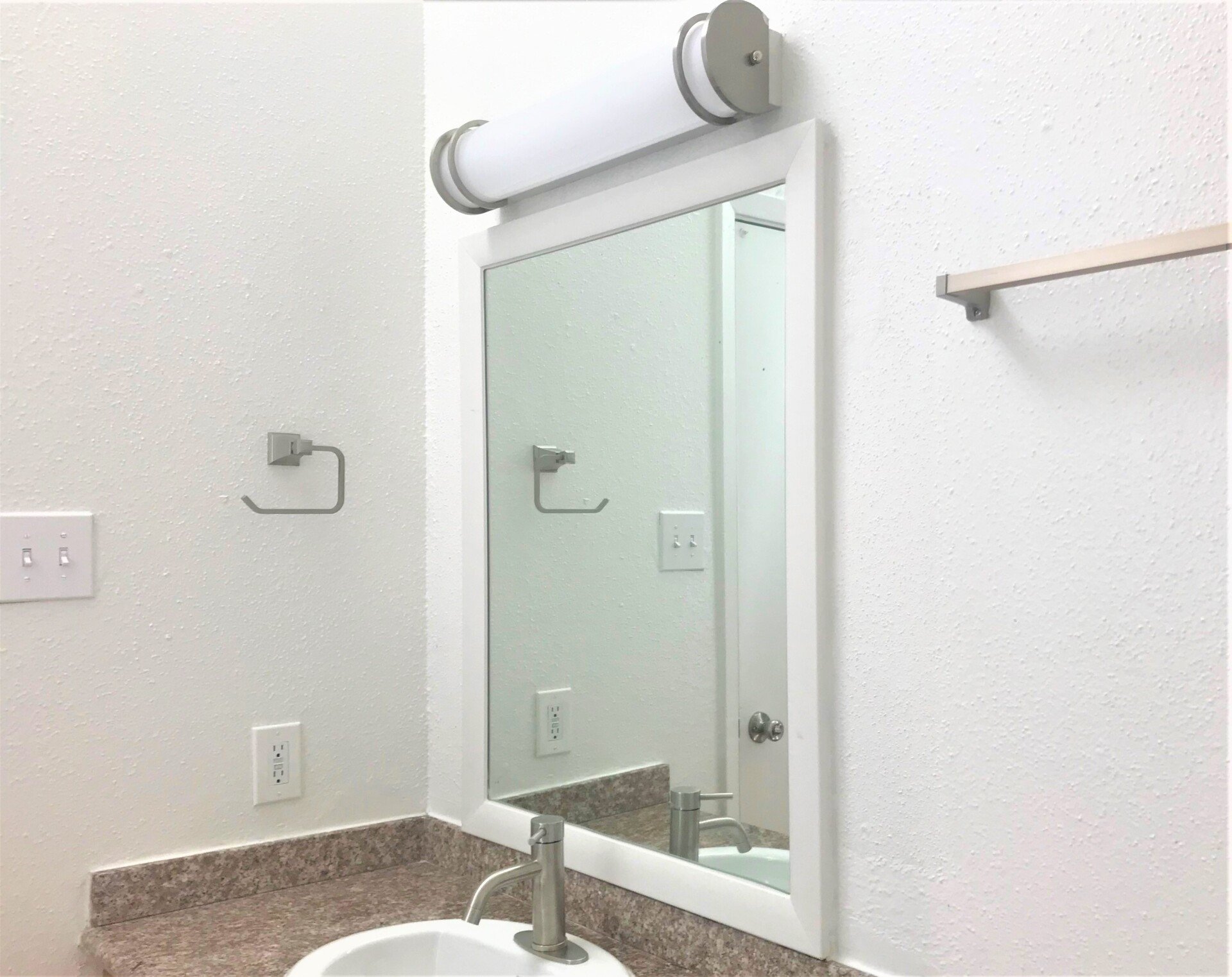 1 x1 All Bills Paid Affortable Spring branch ISD