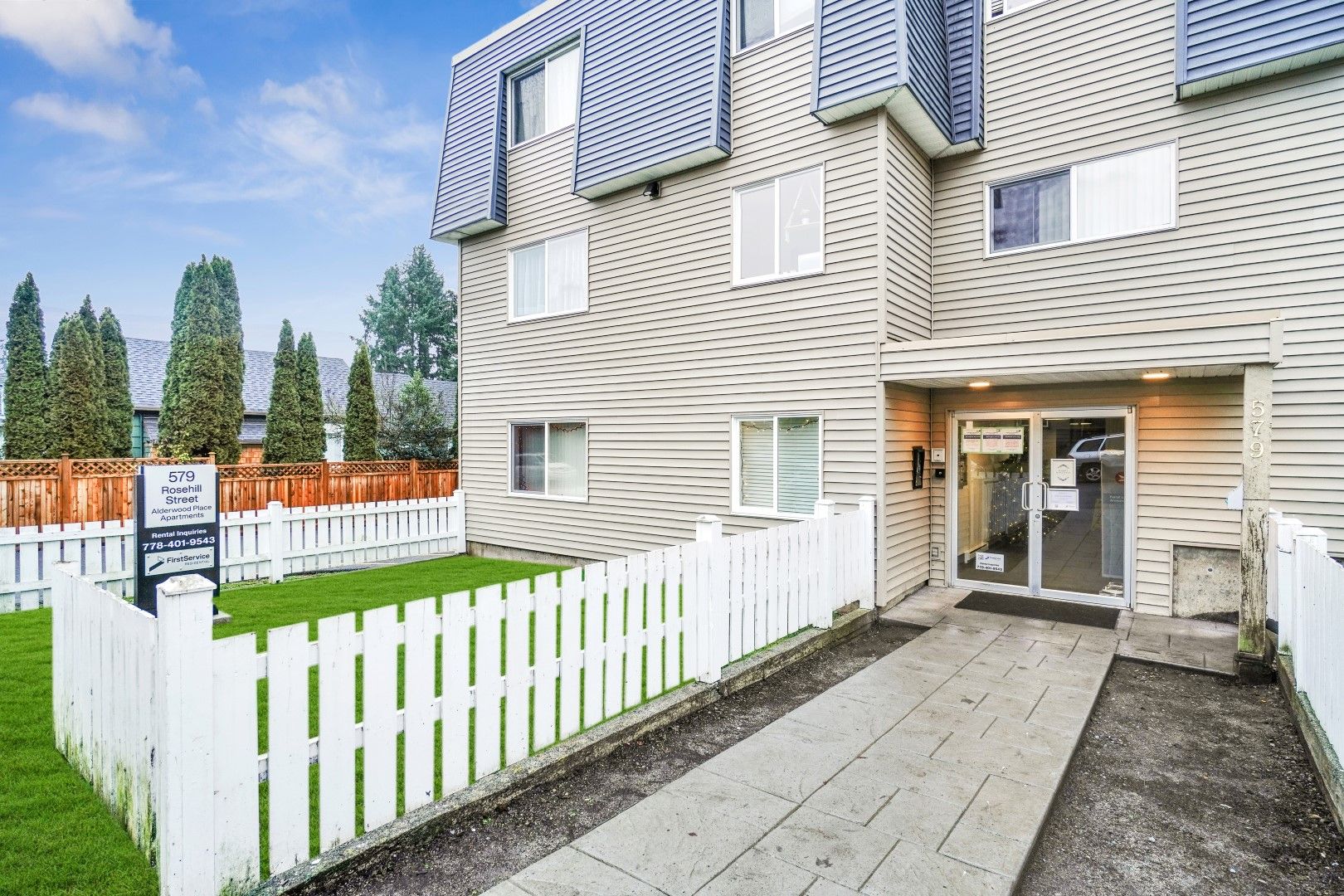 Alderwood Place Apartments Gallery