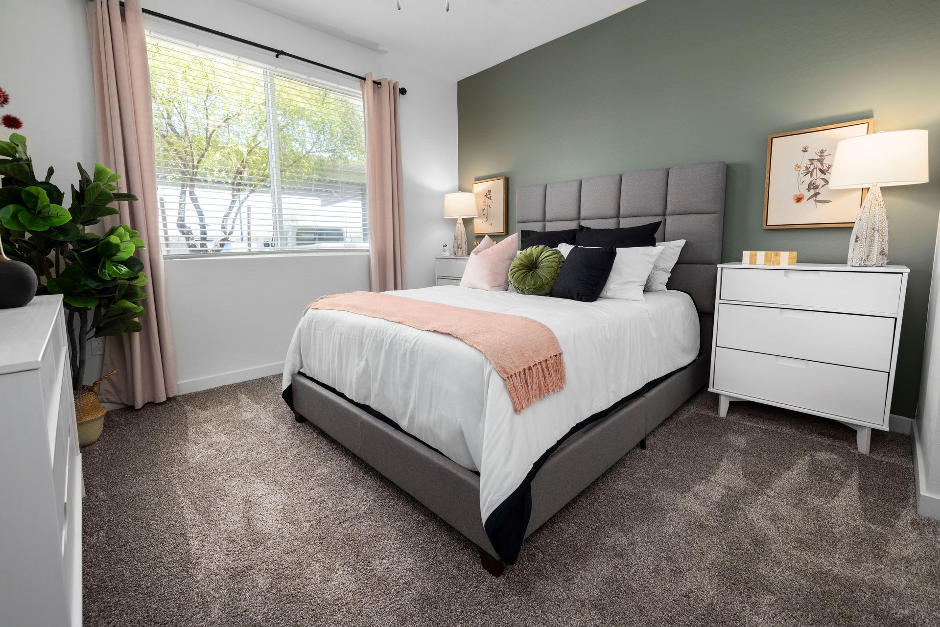 Gallery Apartments Near Tanger Outlets