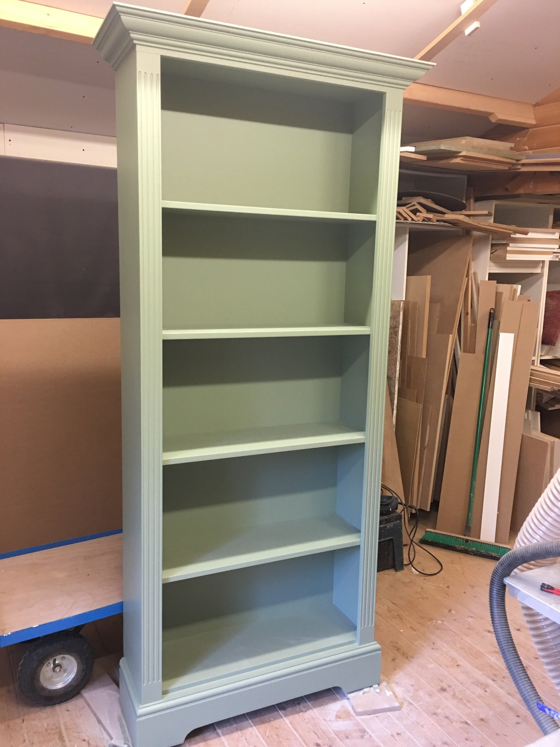 Bespoke bookcases made by expert joiners in Surrey