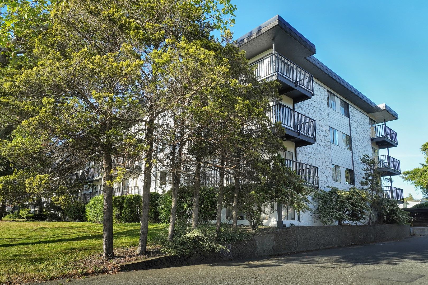 Richelieu Apartments Neighbourhood