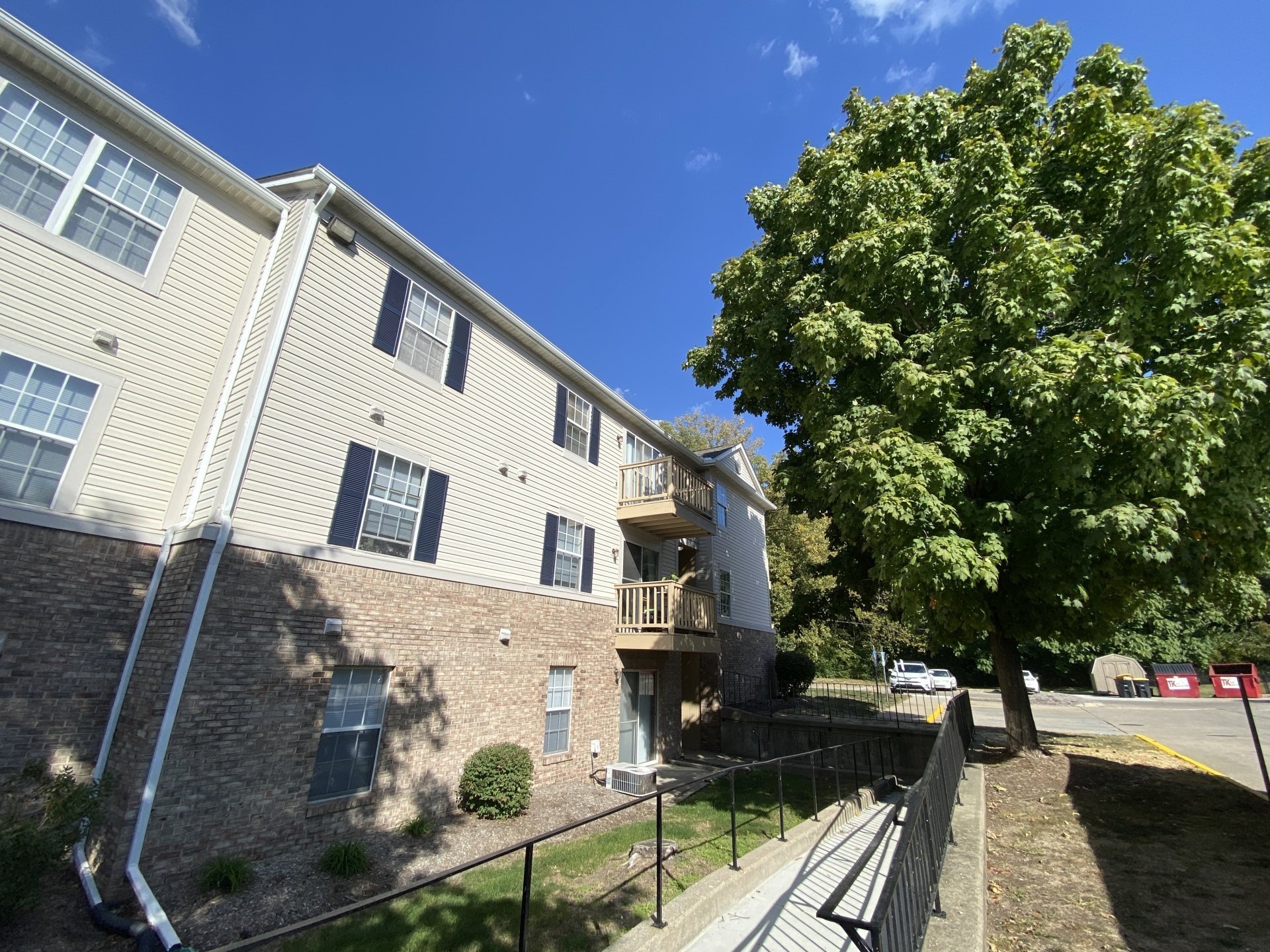 Vantage Pointe Apartments Managed by JG² Companies