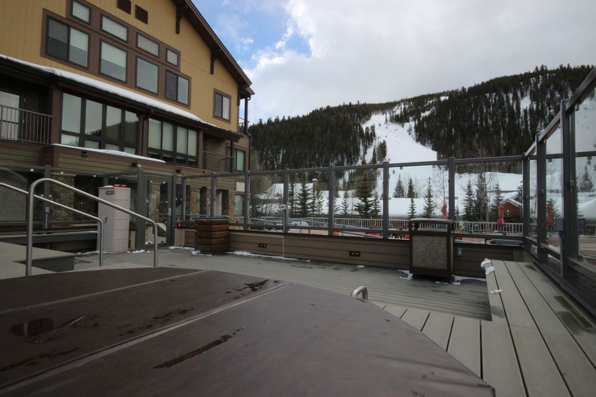 Slopeside Condos HOA in Keystone CO