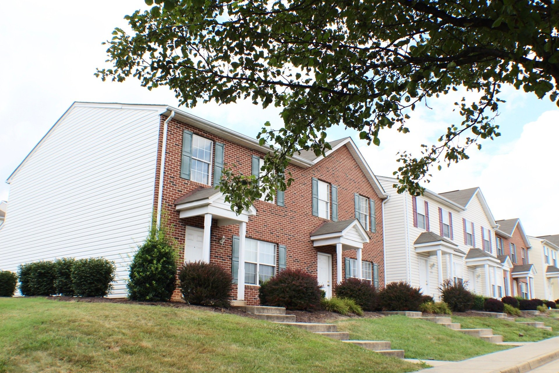 Find off campus housing near JMU for rent.