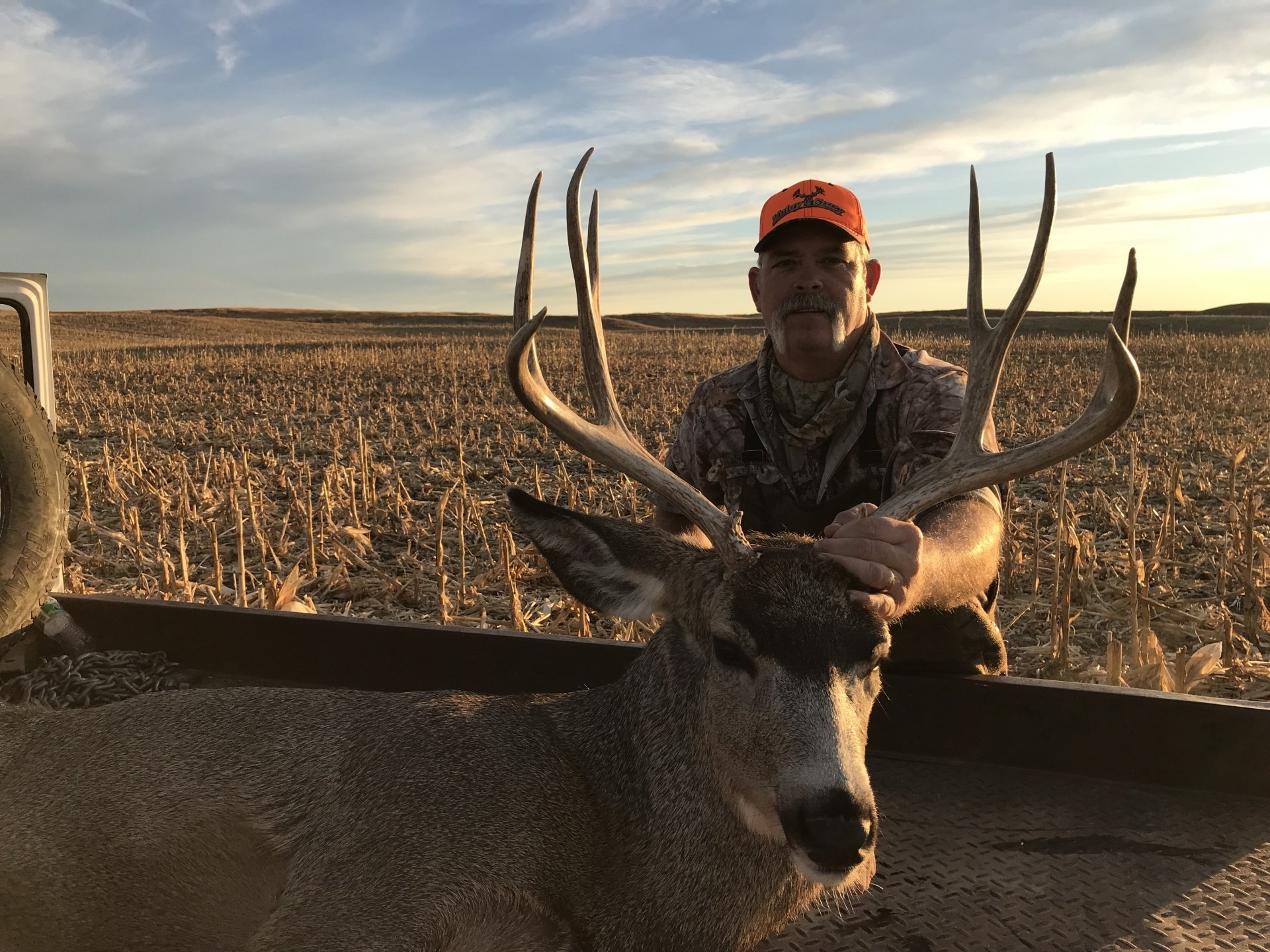 Nebraska Whitetail & Mule Deer Hunts Guide & Outfitter