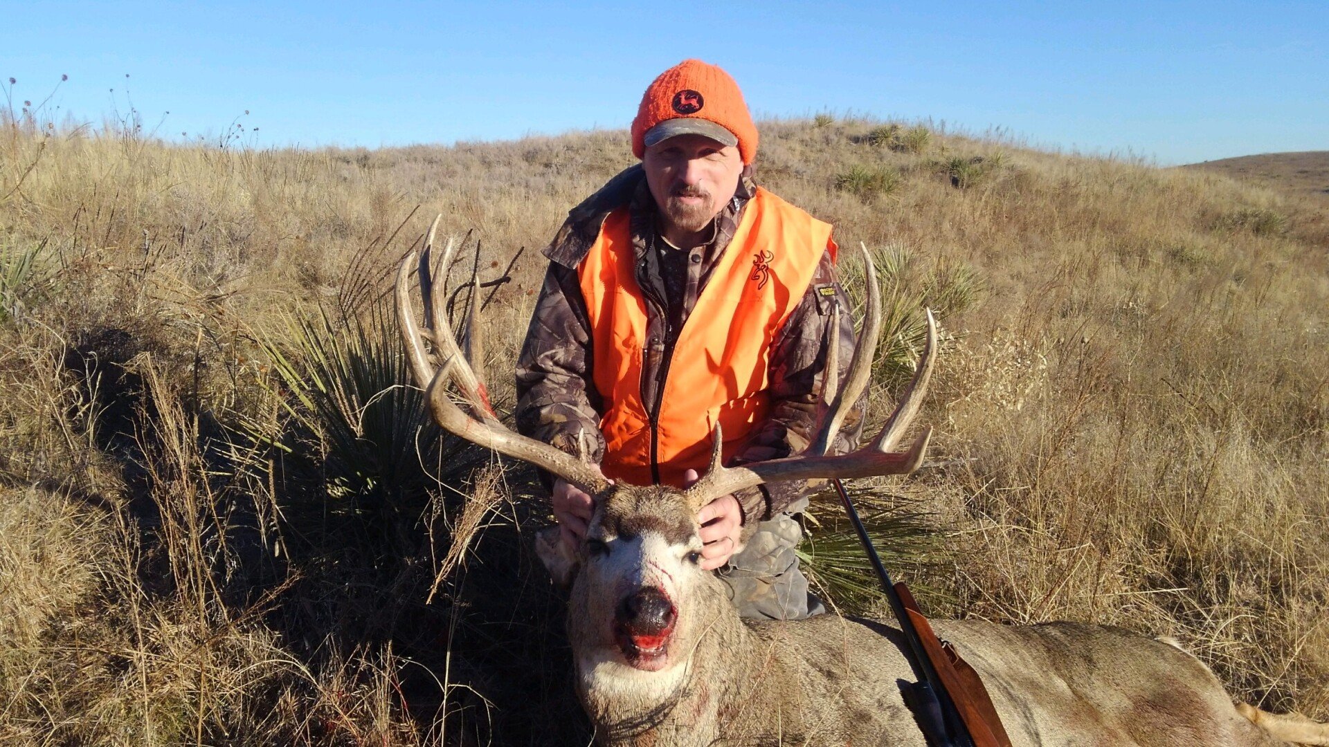 Nebraska Whitetail & Mule Deer Hunts Guide & Outfitter