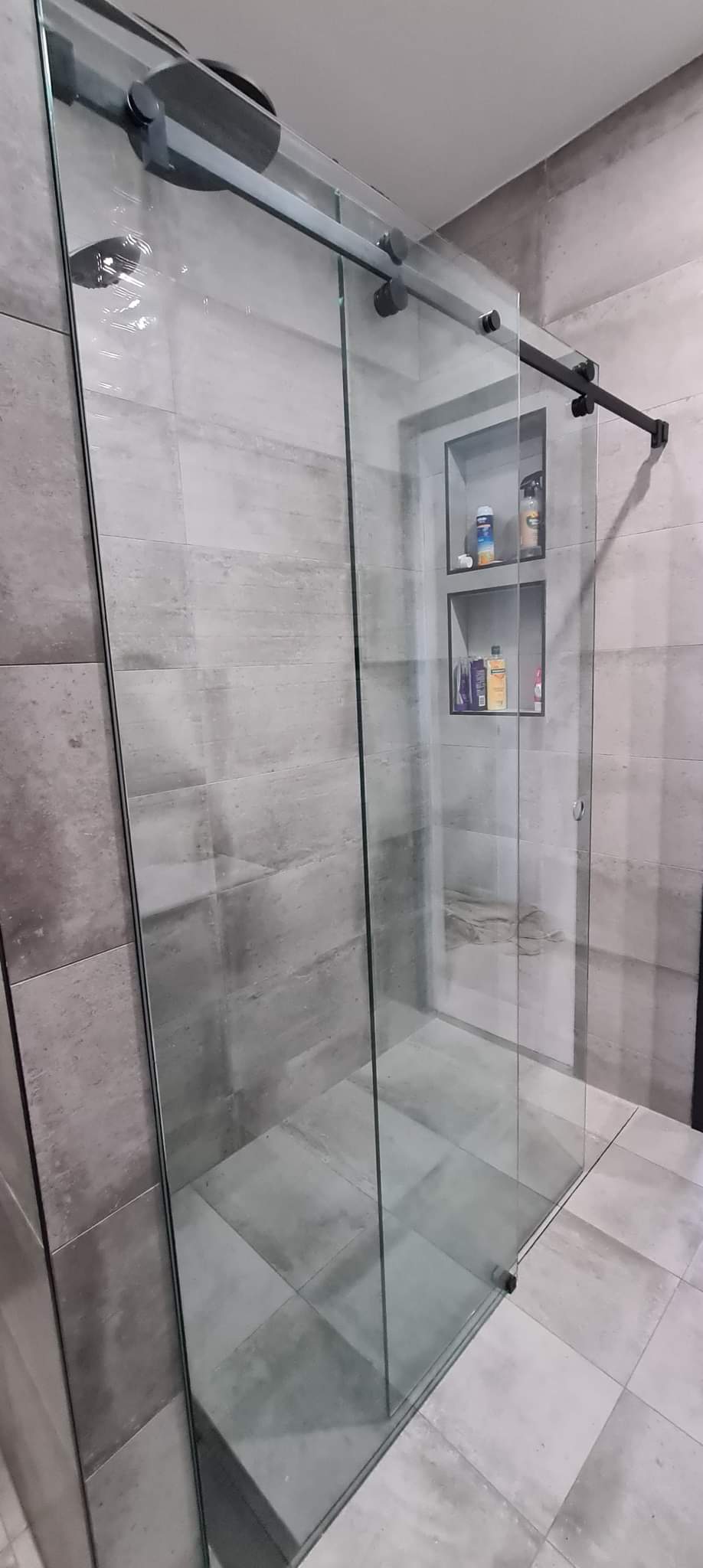 1 Frameless Shower Screens Newcastle Supply & Install