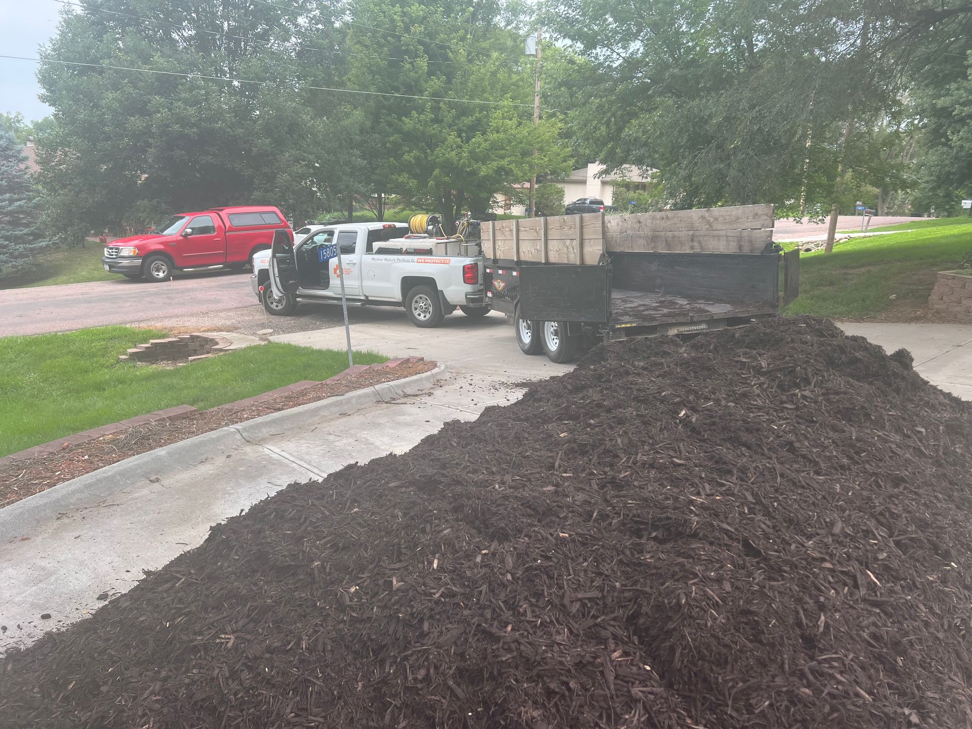 Omaha Landscaping & Yard Mulch For Sale Tree Stump Grinding Service