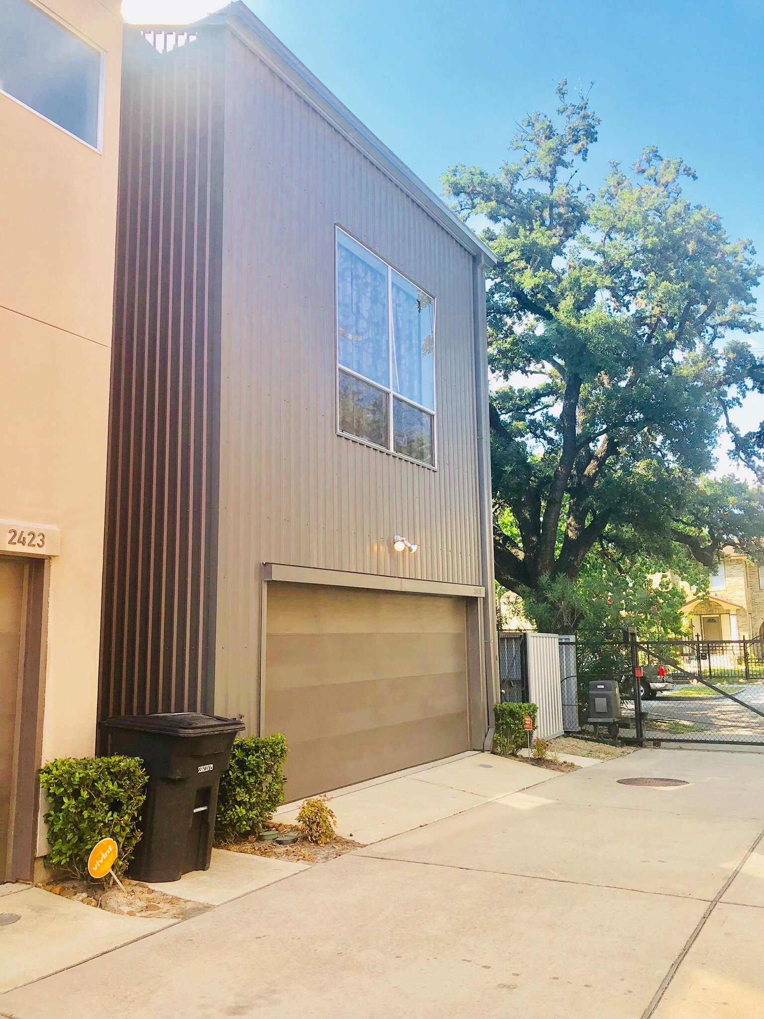 For Sale Modern Townhome in Downtown Houston for 350K
