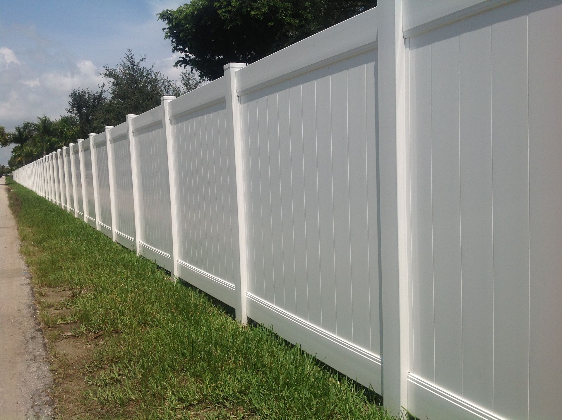 South Florida's Top Vinyl Fence Supplier & Distributor My PVC Fence
