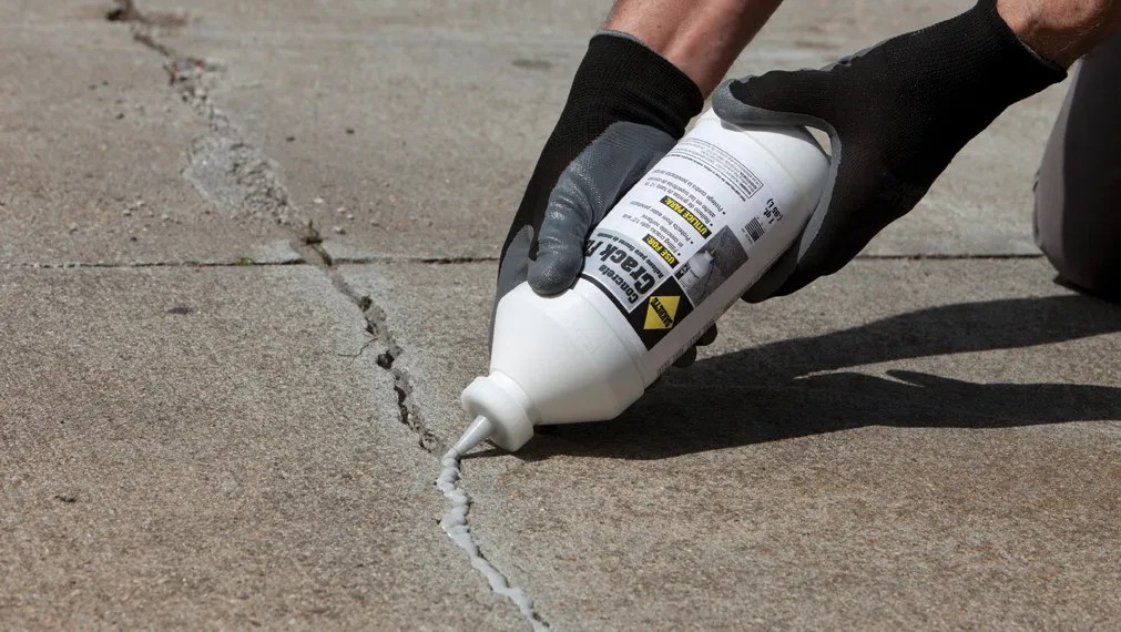 How to Fill Concrete Driveway Cracks