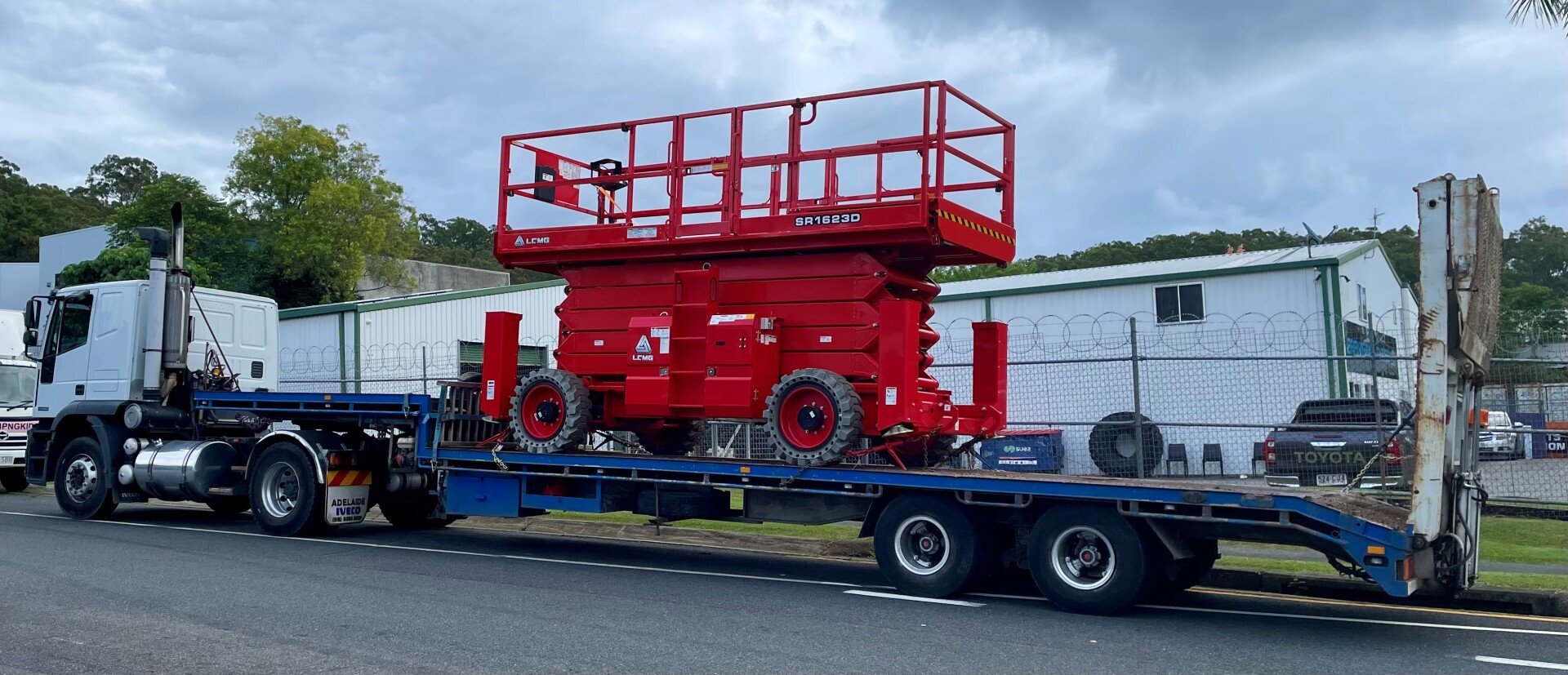 Scissor Lifts for Hire Gold Coast Paradise Tower Hire