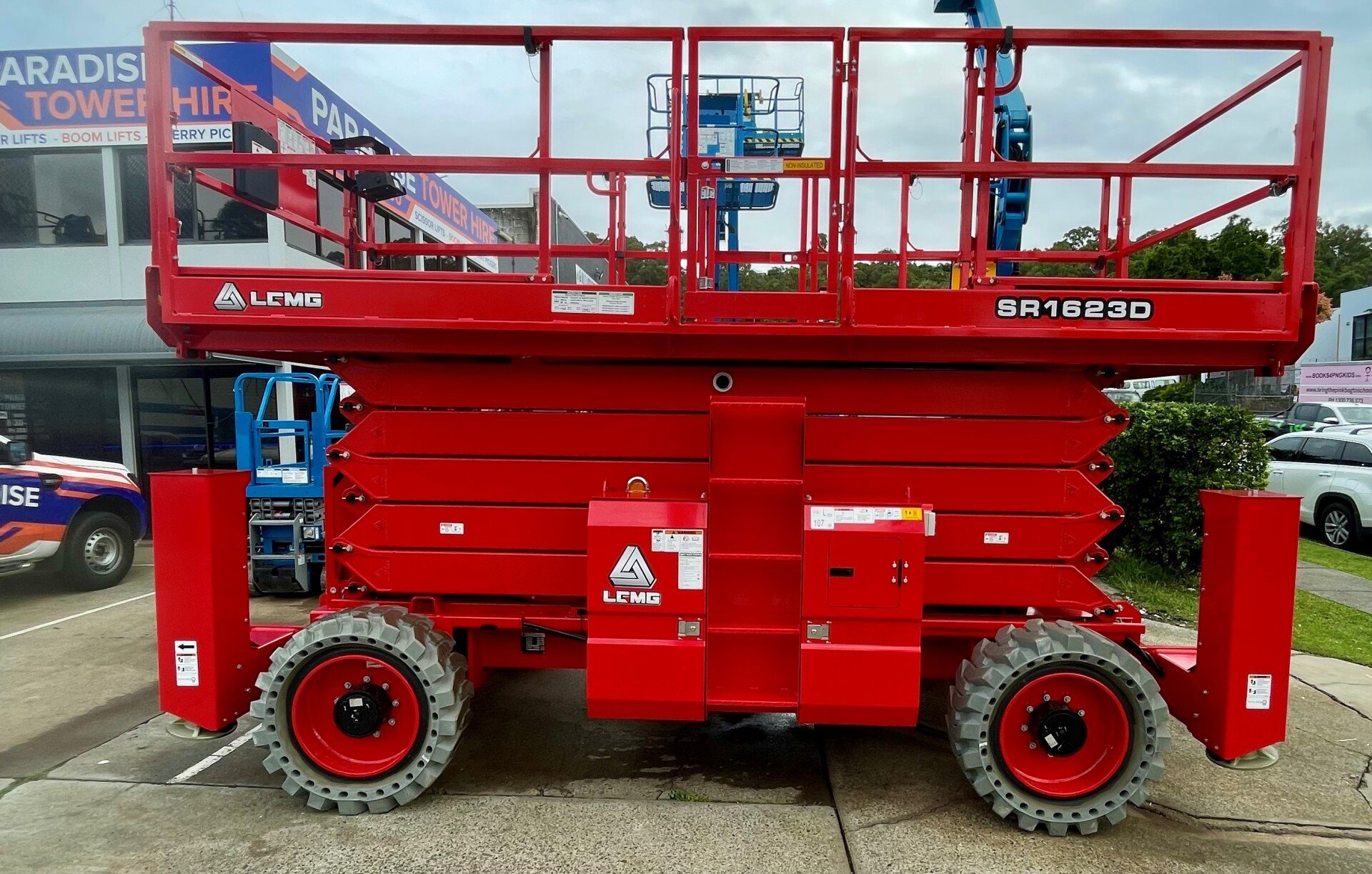Scissor Lifts for Hire Gold Coast Paradise Tower Hire