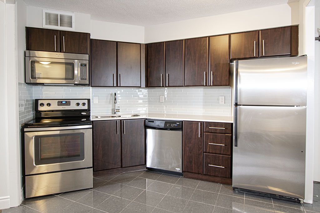 285 Erb St. Suite Availability