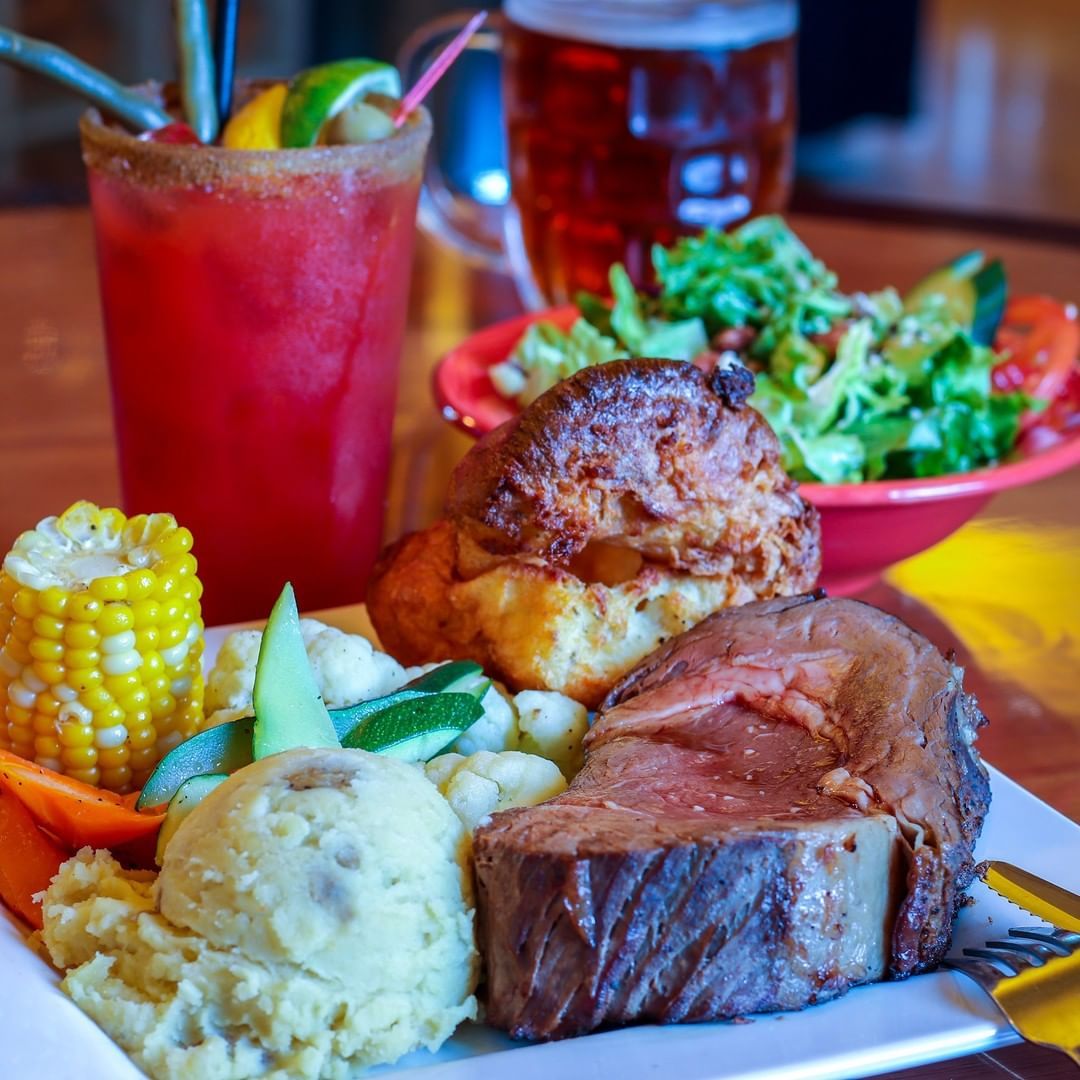 Fall & Winter at the James Bay Inn Hotel