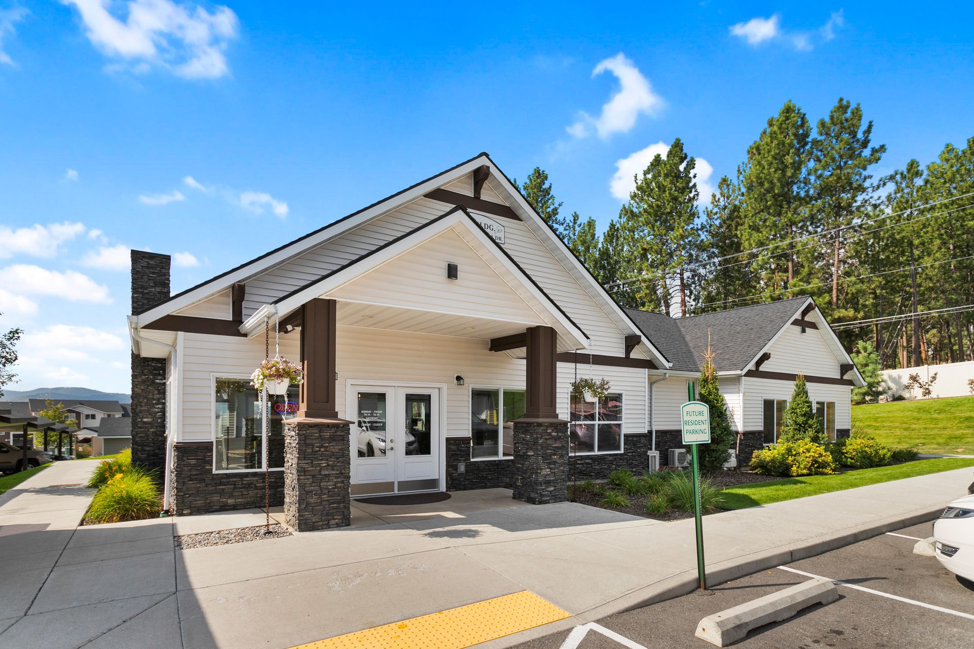 Photo Gallery of Northwood Ridge Apartments Located in Spokane, WA